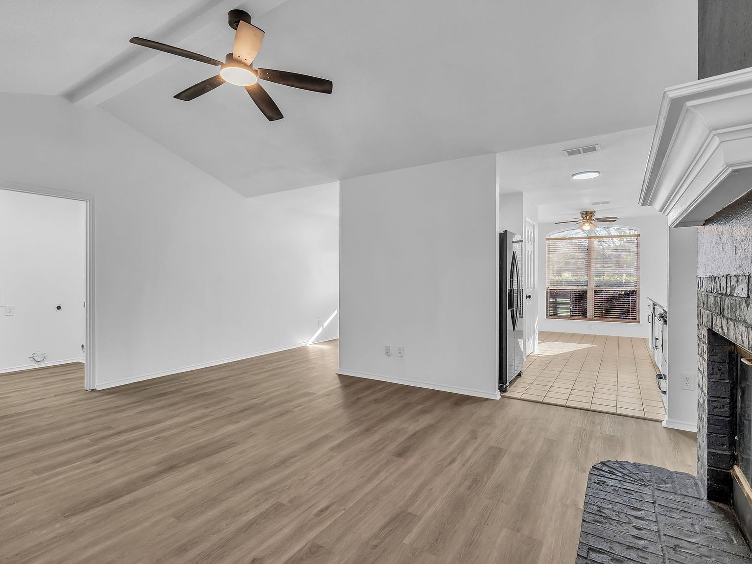 319 Faircrest Dr Arlington, TX 76018  | Single Family