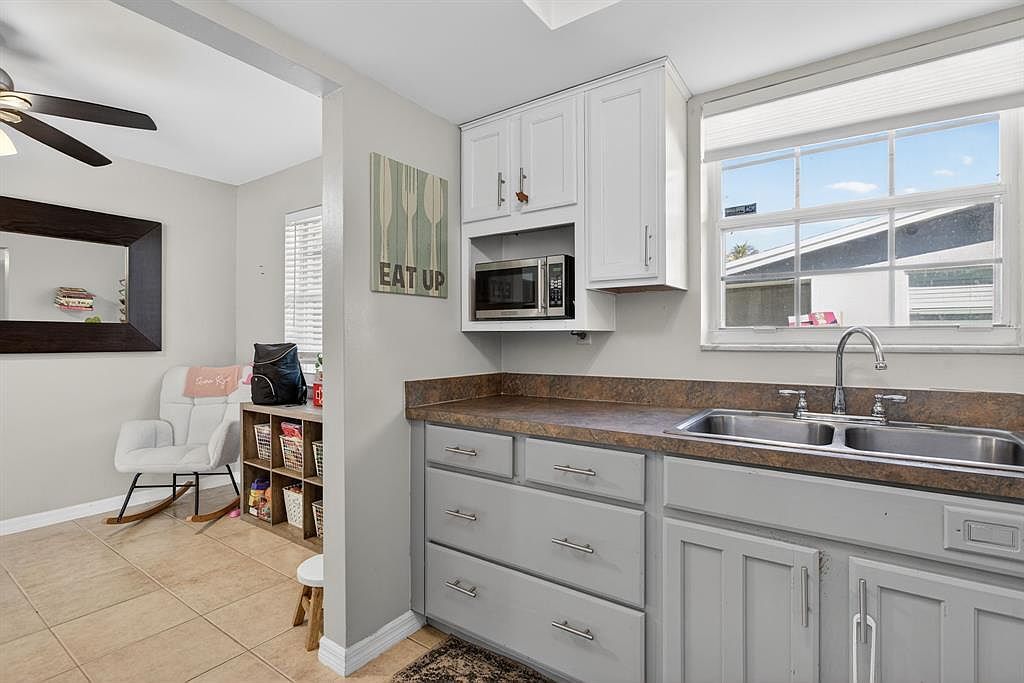 3261 NW 6th Ave Oakland Park, FL 33309 | Single Family