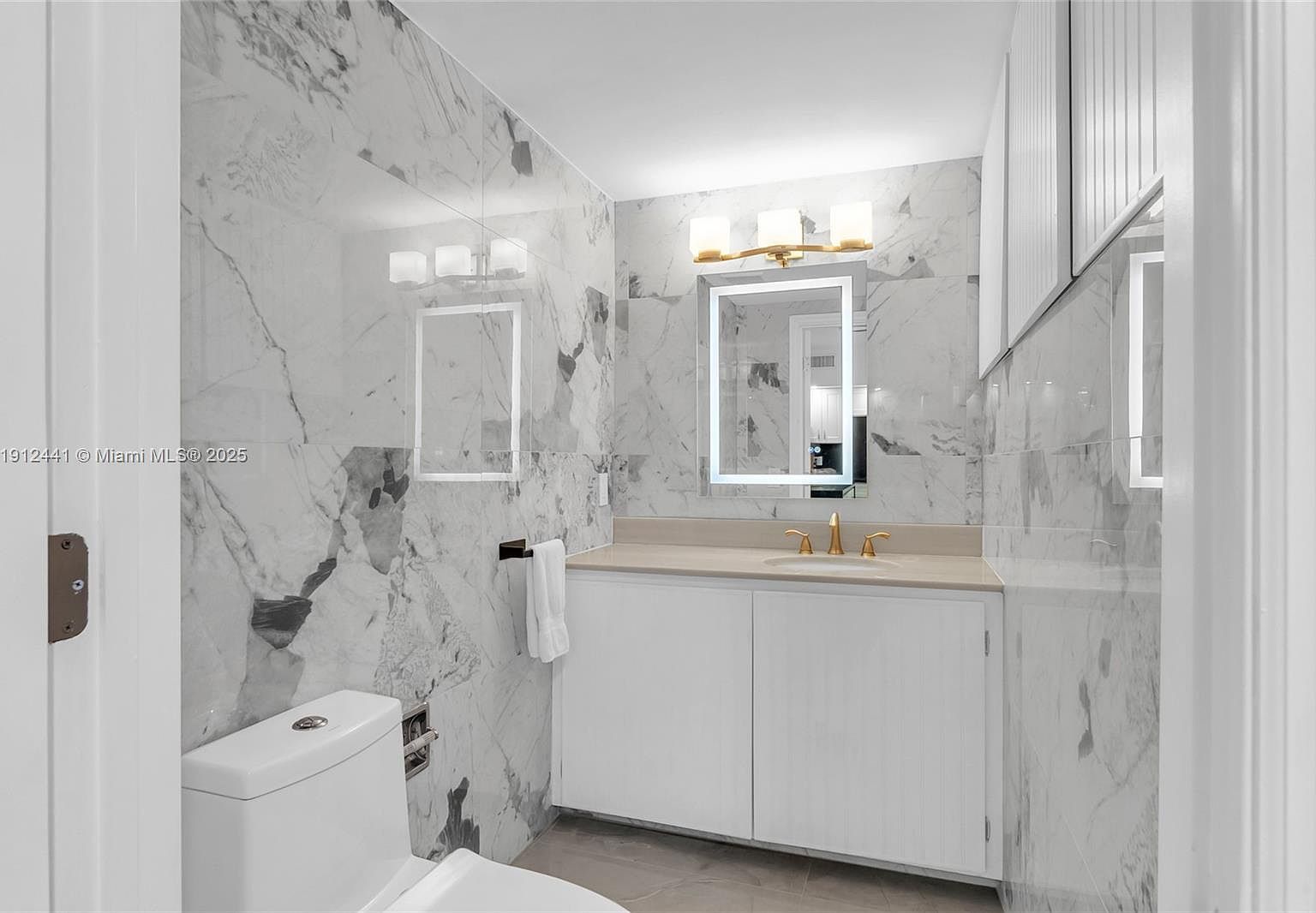 355 Poinciana Dr #1130 North Miami Beach, FL 33160  | Condominium