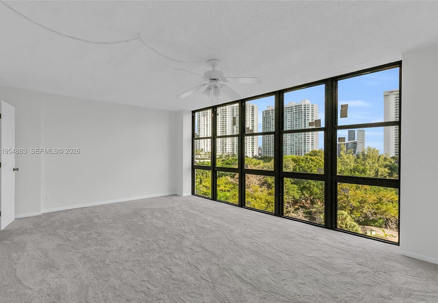 18181 NE 31st Ct APT 806 Aventura, FL 33160 | Condominium