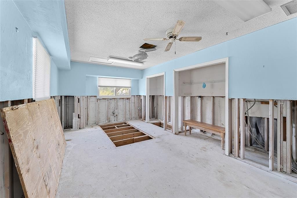 1580 Arizona Ave NE Saint Petersburg, FL 33703  | Single Family