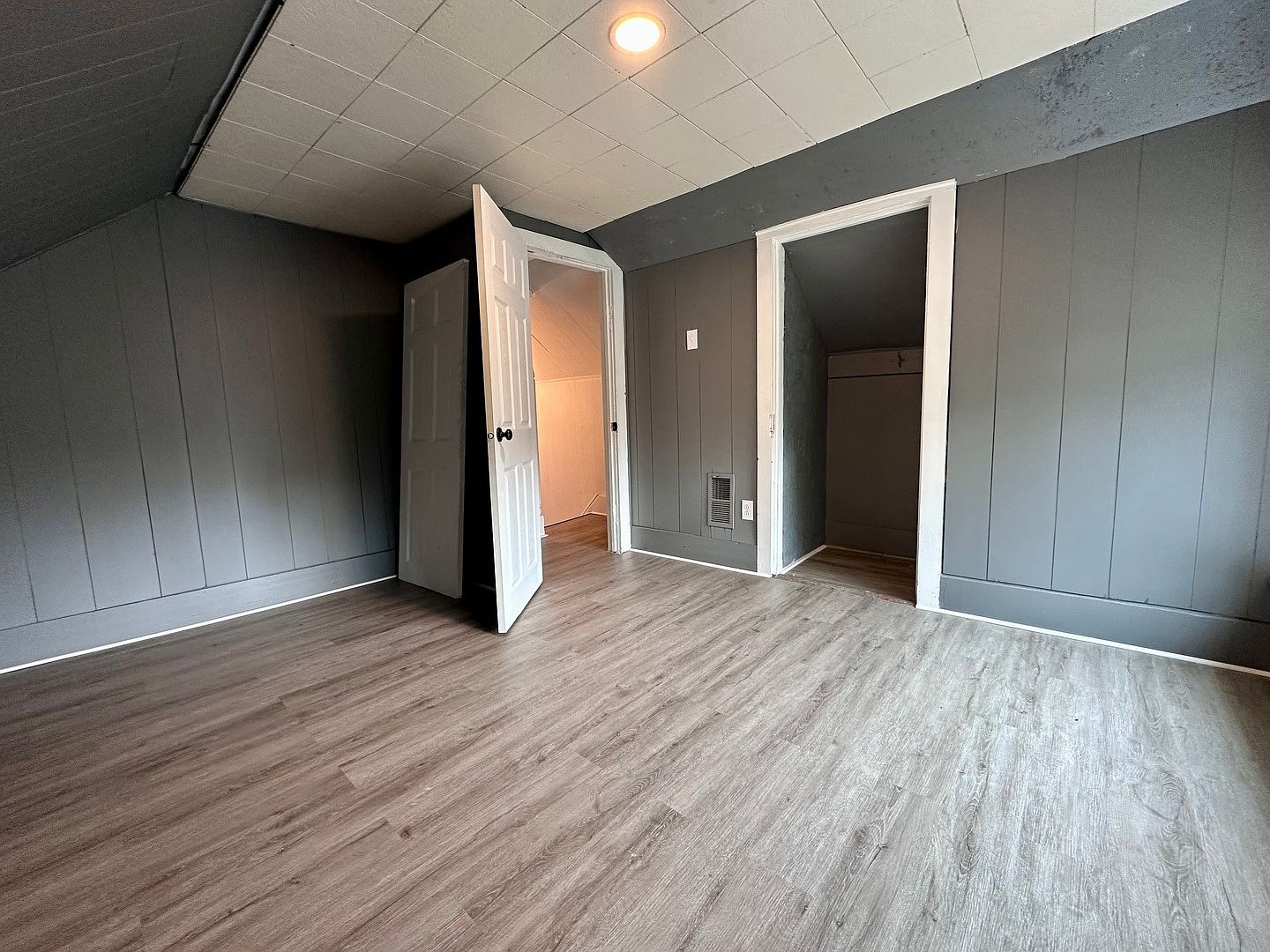 704 W 7th St Sterling, IL 61081 | Single Family