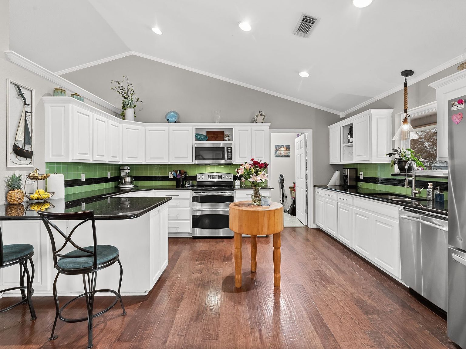 5046 Loper Cir Streetman, TX 75859  | Single Family