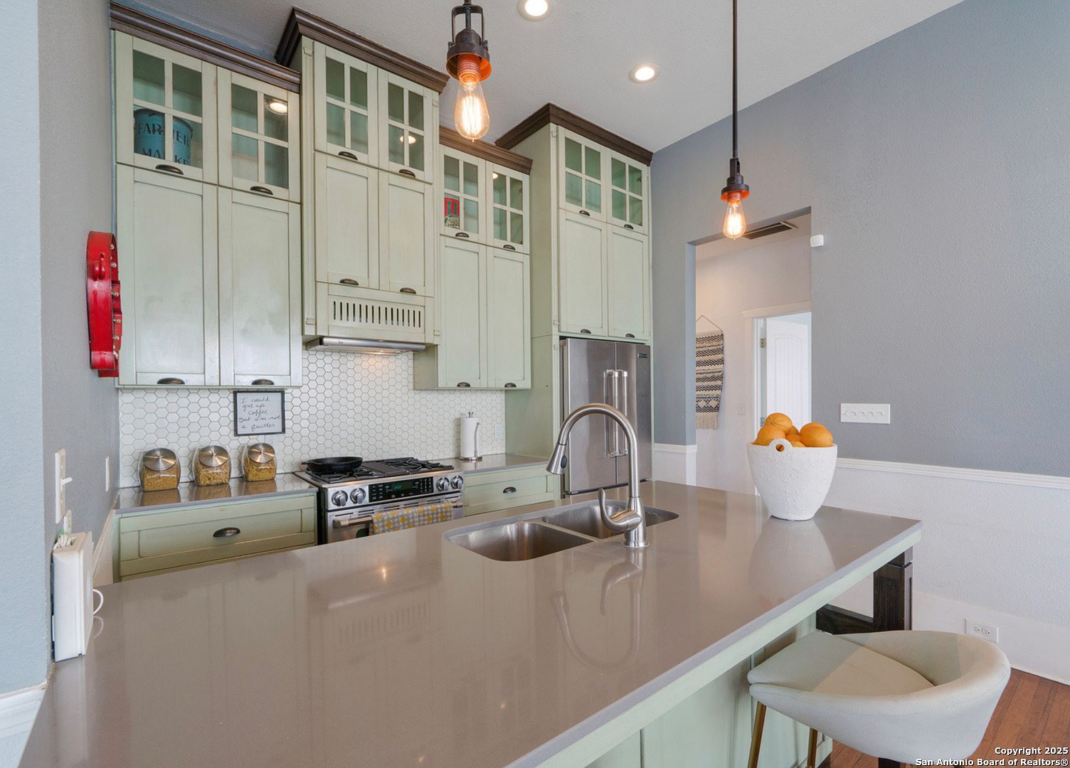 913 Burleson St San Antonio, TX 78202  | Single Family