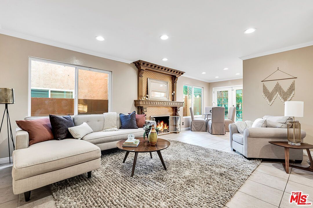 8333 Topeka Dr Northridge, CA 91324  | Single Family