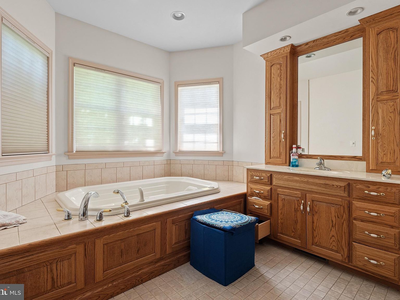 166 Huntingwood Dr Lancaster, PA 17602  | Single Family