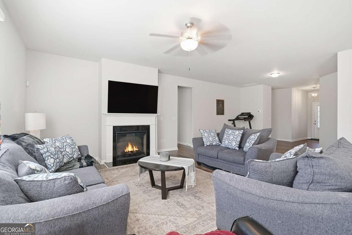 103 McGinnis Cir Calhoun, GA 30701 | Single Family