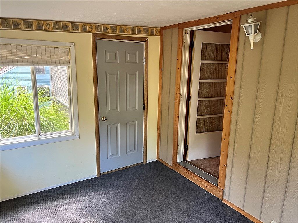 5 Woodbine Dr Greenville, PA 16125  | Single Family