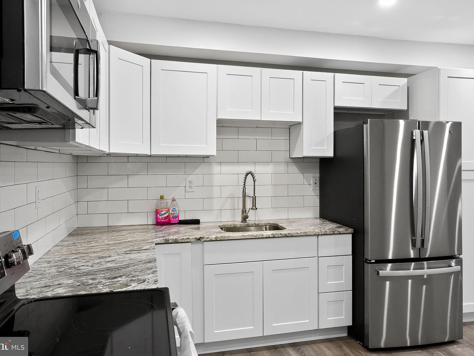 820 W Firth St Philadelphia, PA 19133  | Single Family