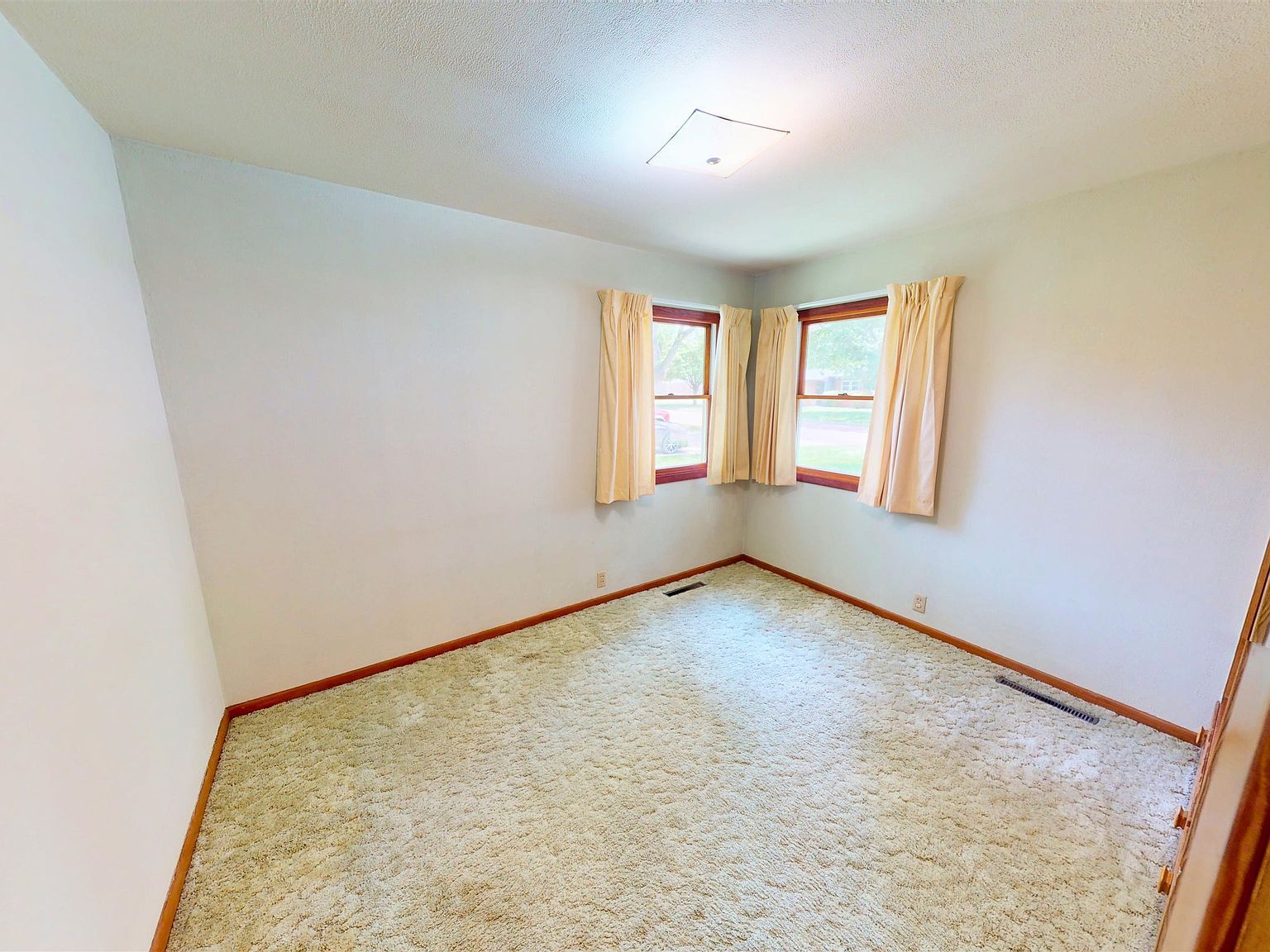 611 E 17th St Spencer, IA 51301 | Single Family