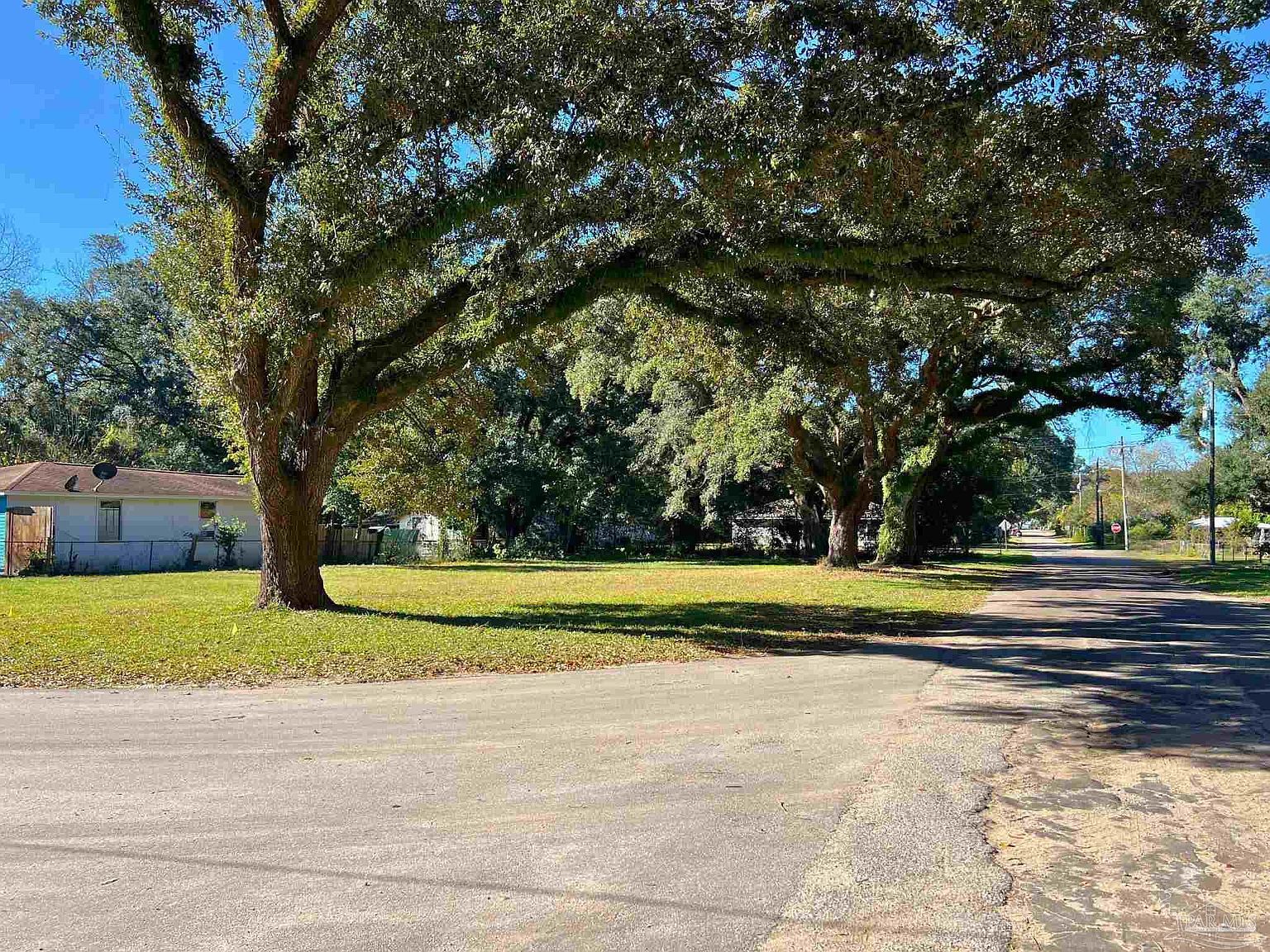 5 Simon Ct Pensacola, FL 32505  | Land/Lot