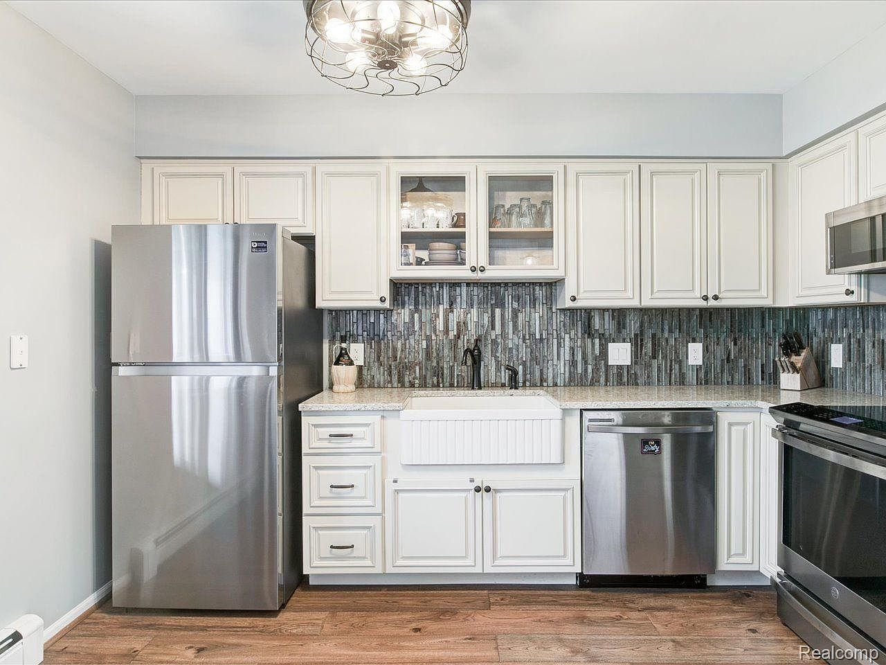 1700 River Rd APT 9 Marysville, MI 48040 | Condominium