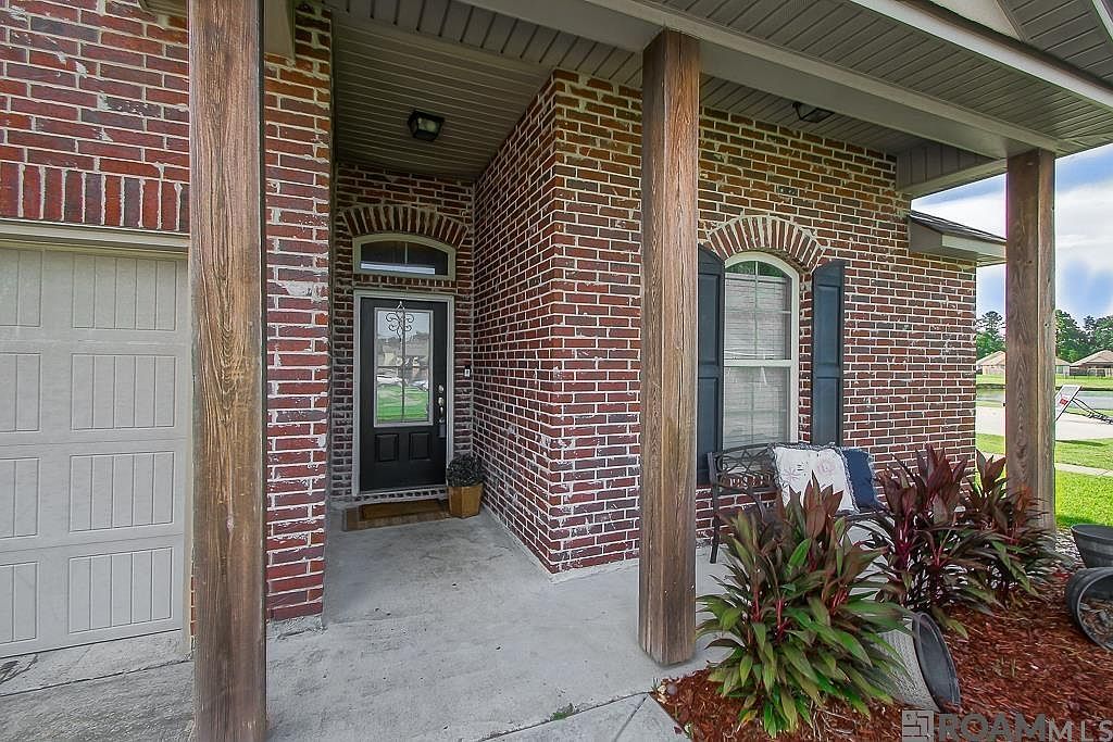 11383 Legacy Oaks Ln Gonzales, LA 70737 | Single Family