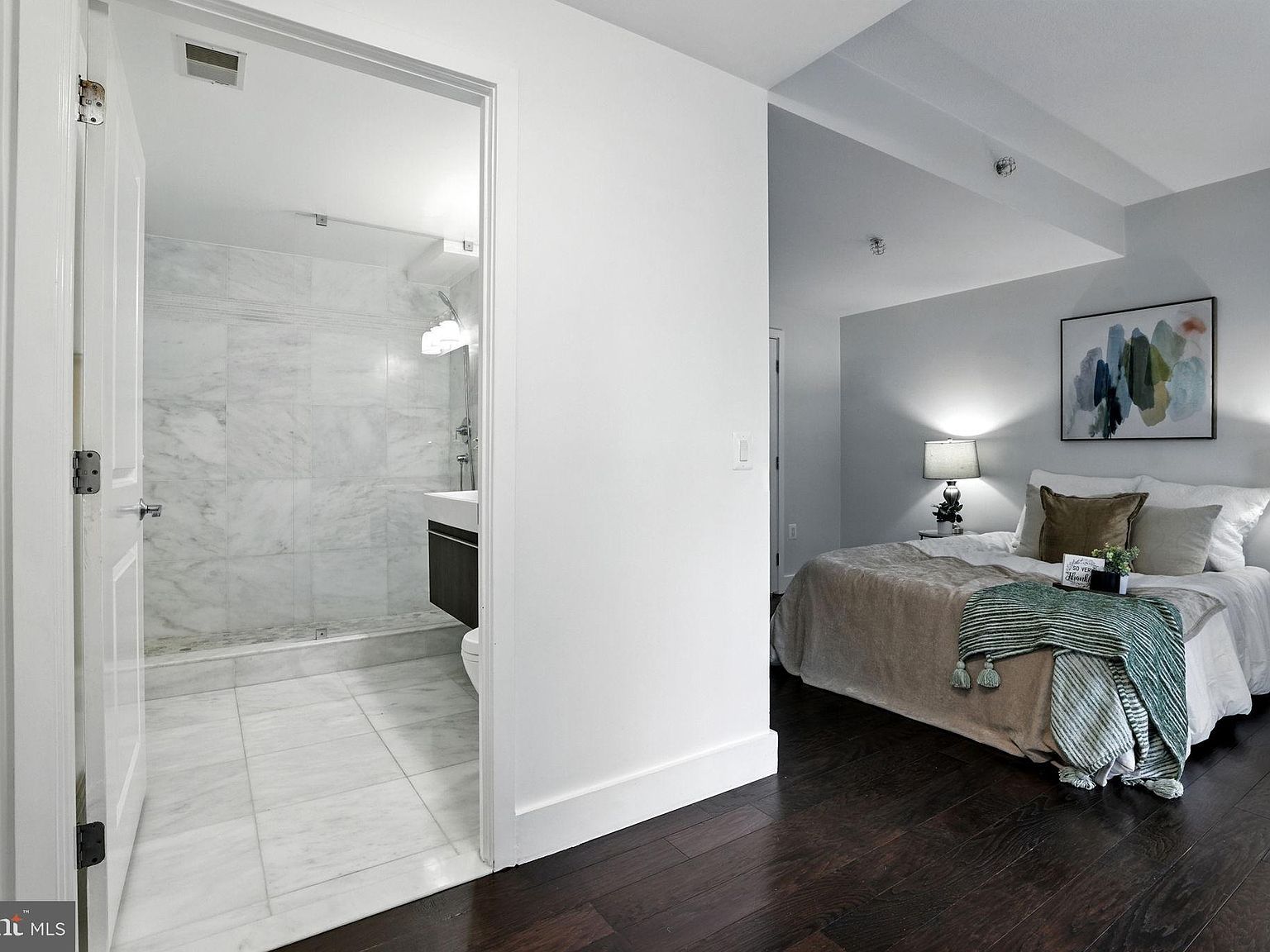 2001 15th St N APT 111 Arlington, VA 22201 | Condominium