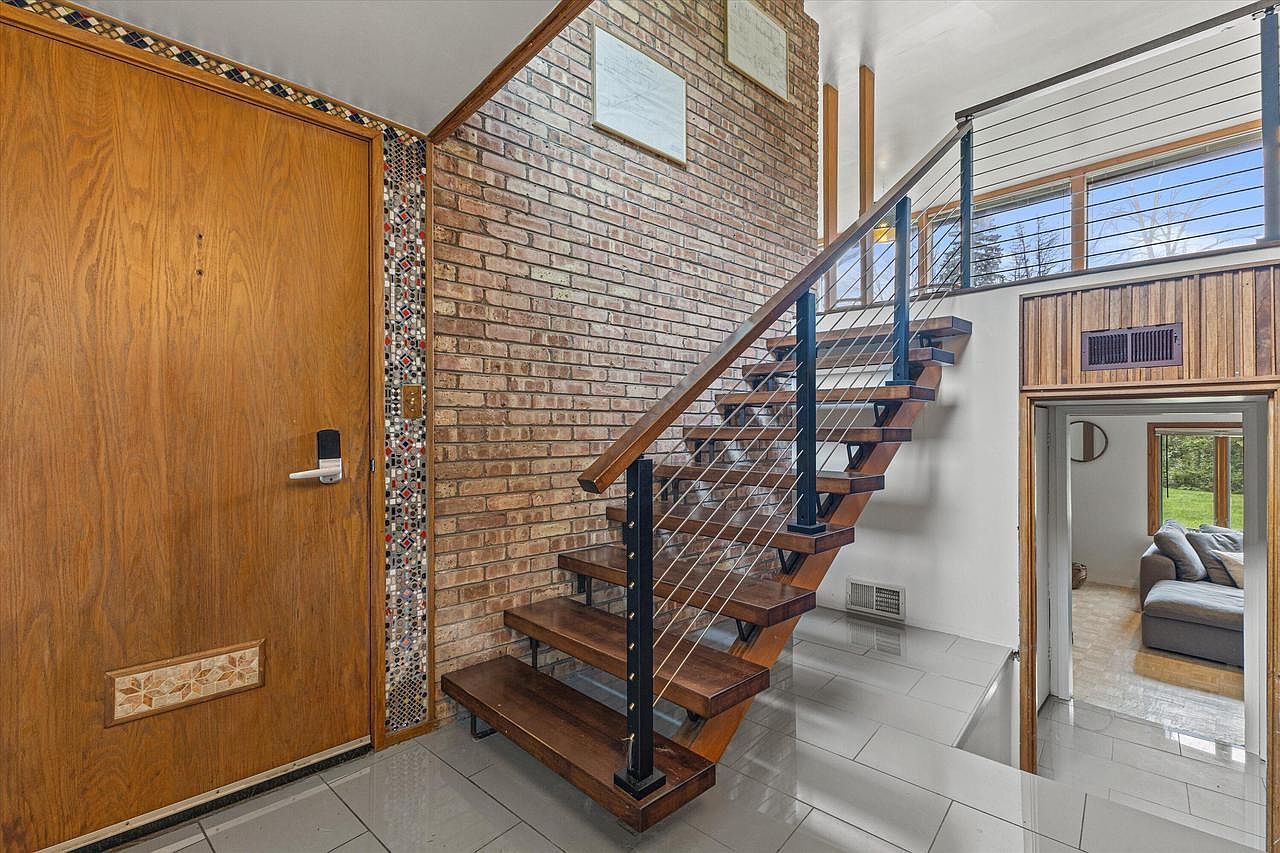 6465 N Santa Monica Blvd Fox Pt, WI 53217  | Single Family