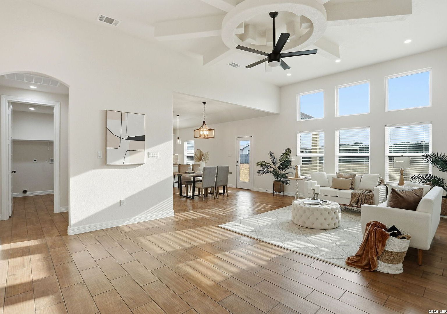 100 W Short Meadow Dr Lytle, TX 78052  | Single Family