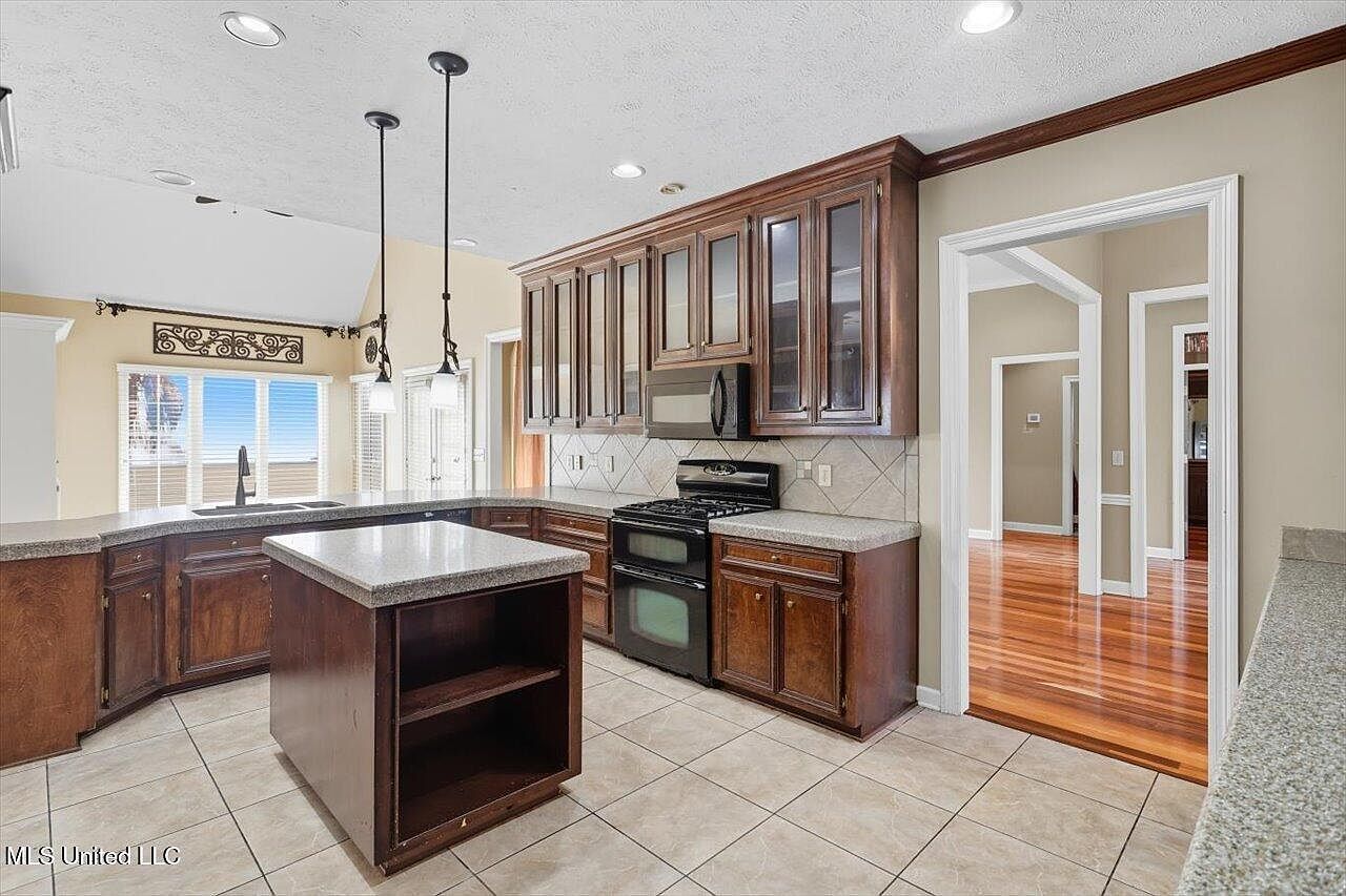 116 Hidden Hills Dr Madison, MS 39110  | Single Family