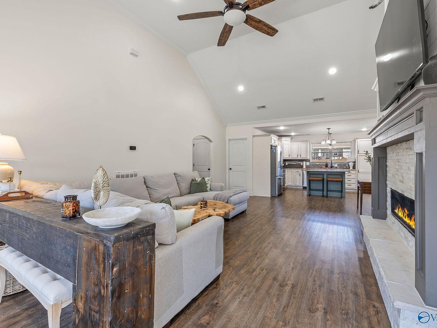 230 Berkshire Ln Albertville, AL 35950  | Single Family