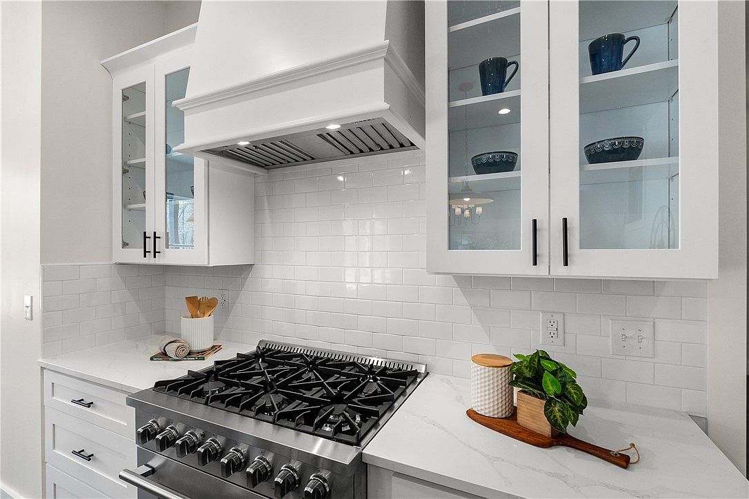 6910 Mountain View Rd Taylors, SC 29687  | Single Family