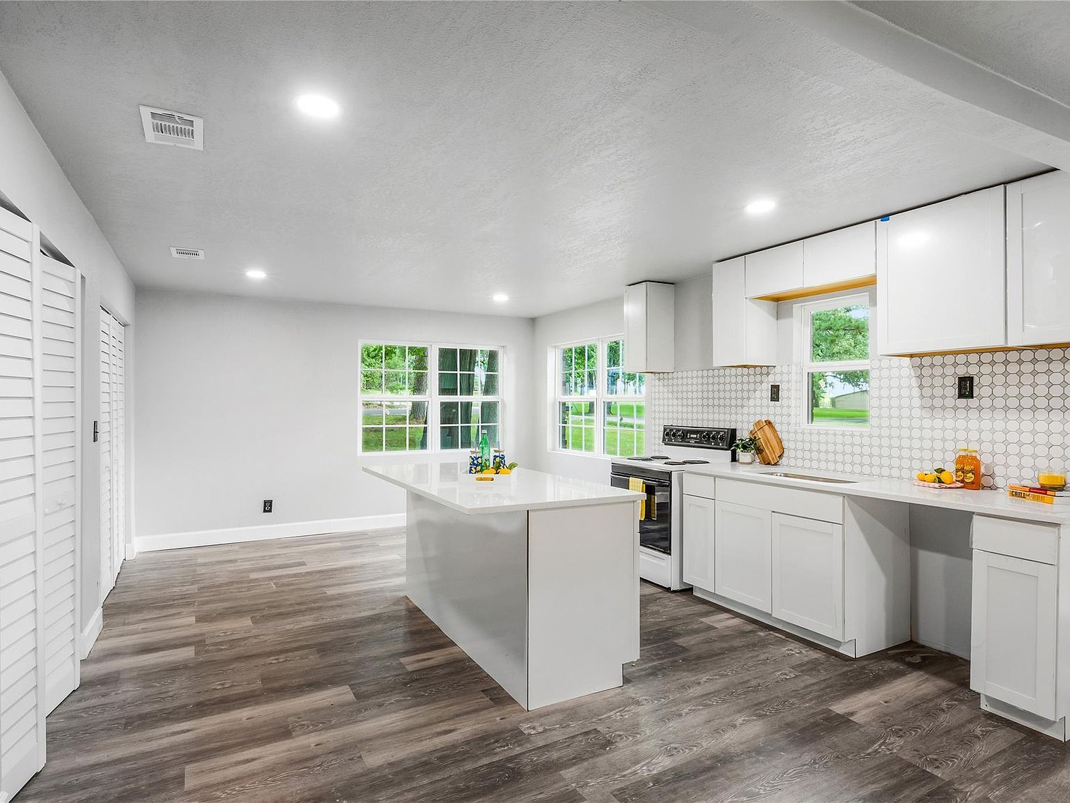 266 Lakeland Rd Huntsville, TX 77320  | Single Family