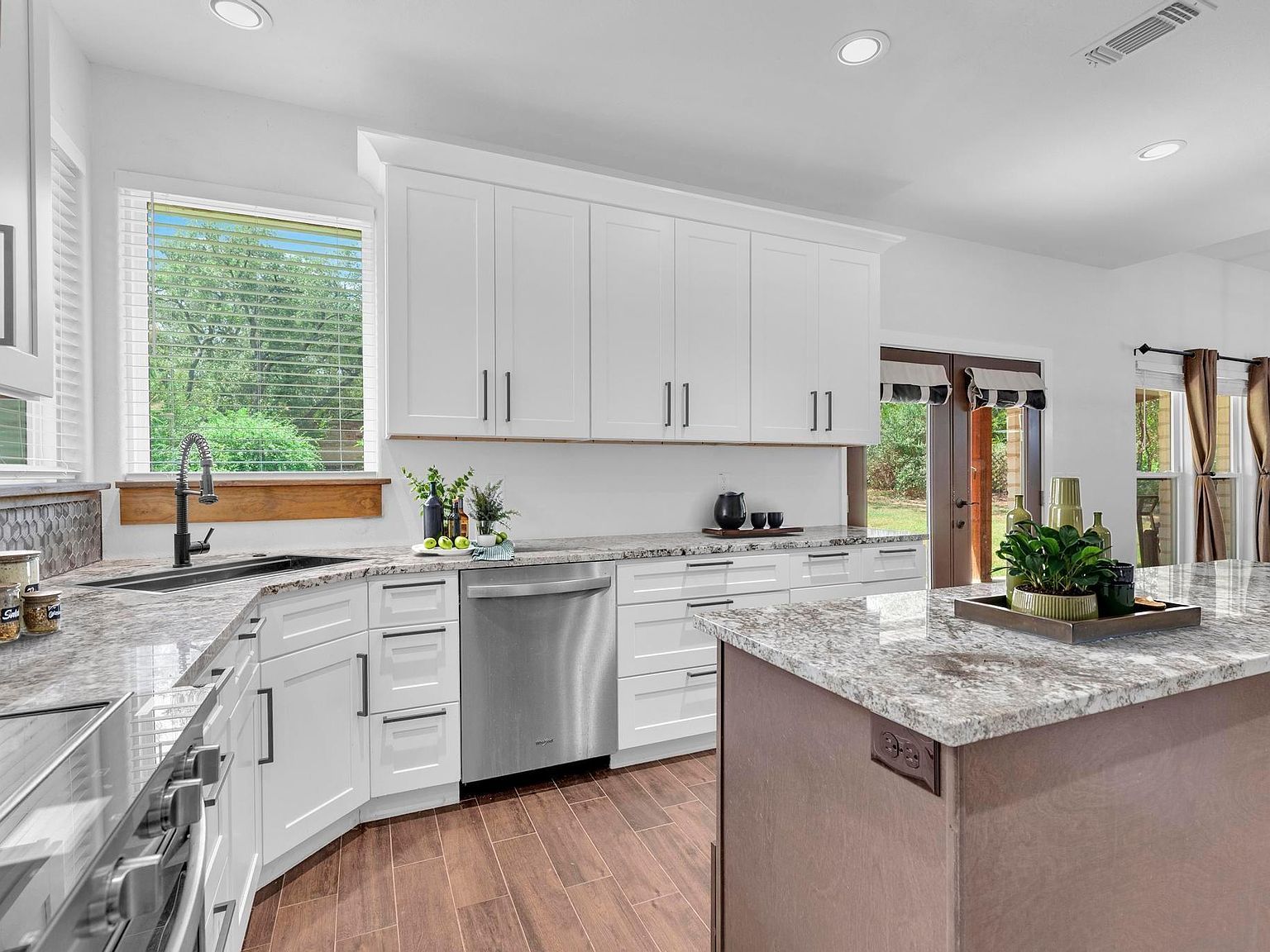 326 Coventry Rd Spicewood, TX 78669  | Single Family