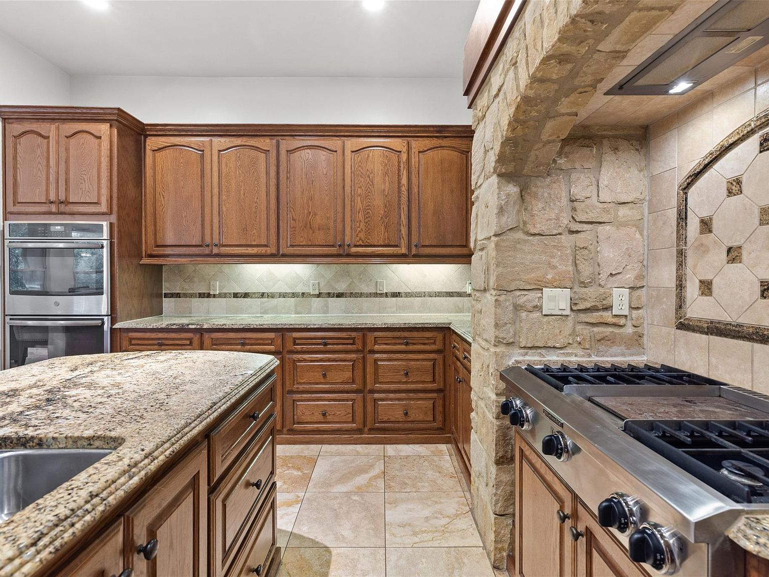 101 Lakeway Hills Cv Lakeway, TX 78734  | Single Family