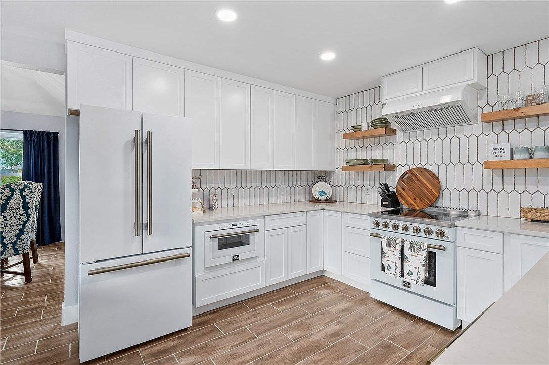 2714 Vancouver Dr Corpus Christi, TX 78414  | Single Family