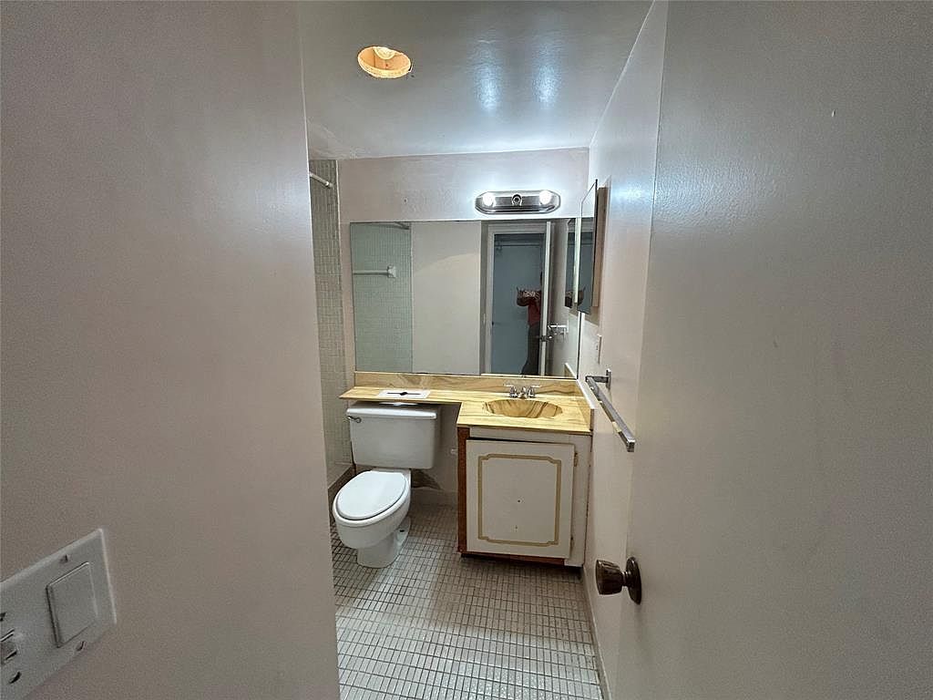 3301 Spanish Moss Ter APT 308 Fort Lauderdale, FL 33319  | Condominium