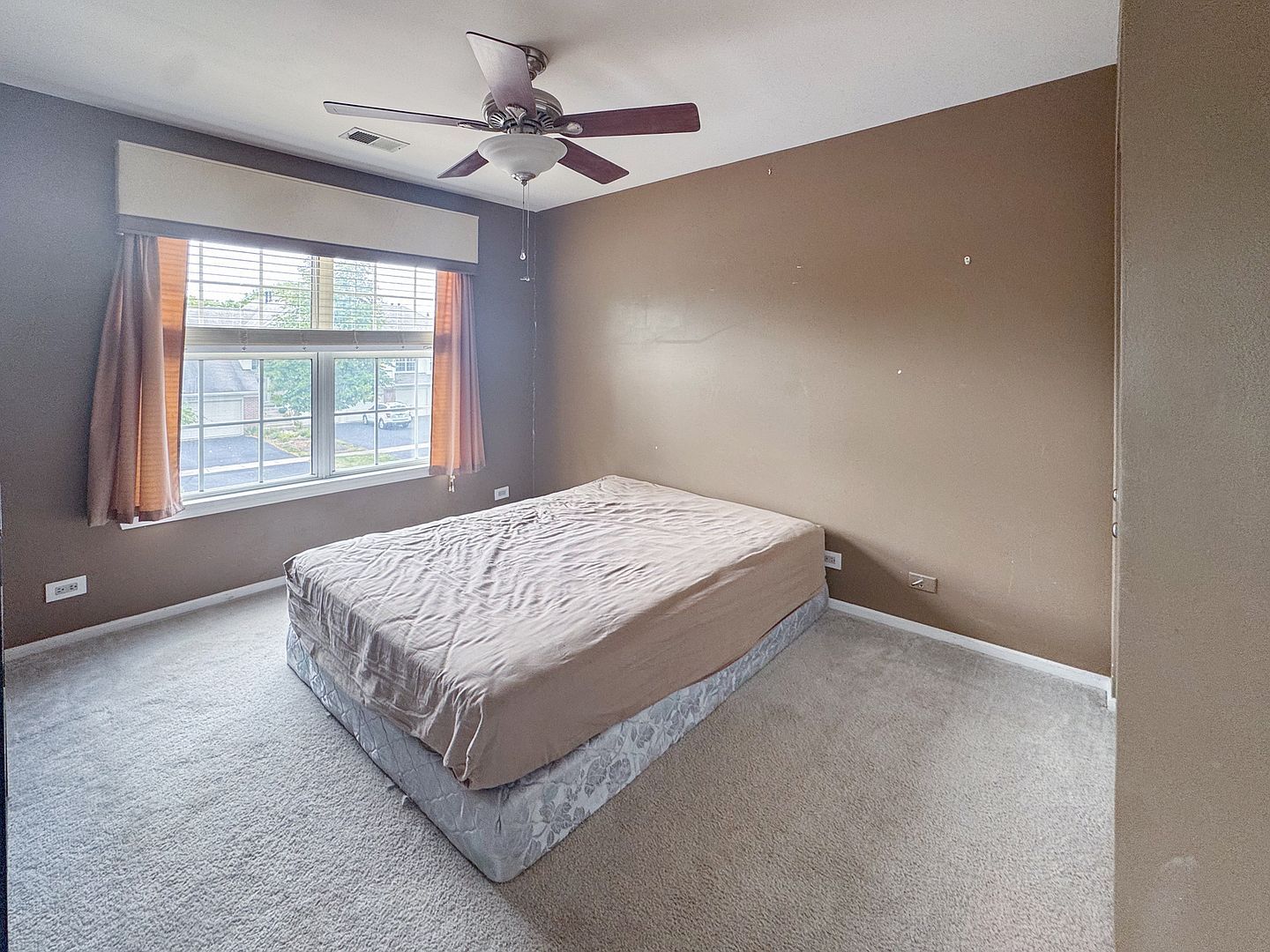 30W015 Juniper Ct #30W015 Warrenville, IL 60555 | Condominium