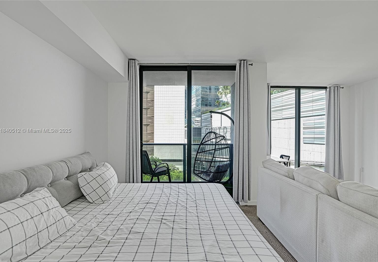 31 SE 6th St APT 805 Miami, FL 33131 | Condominium