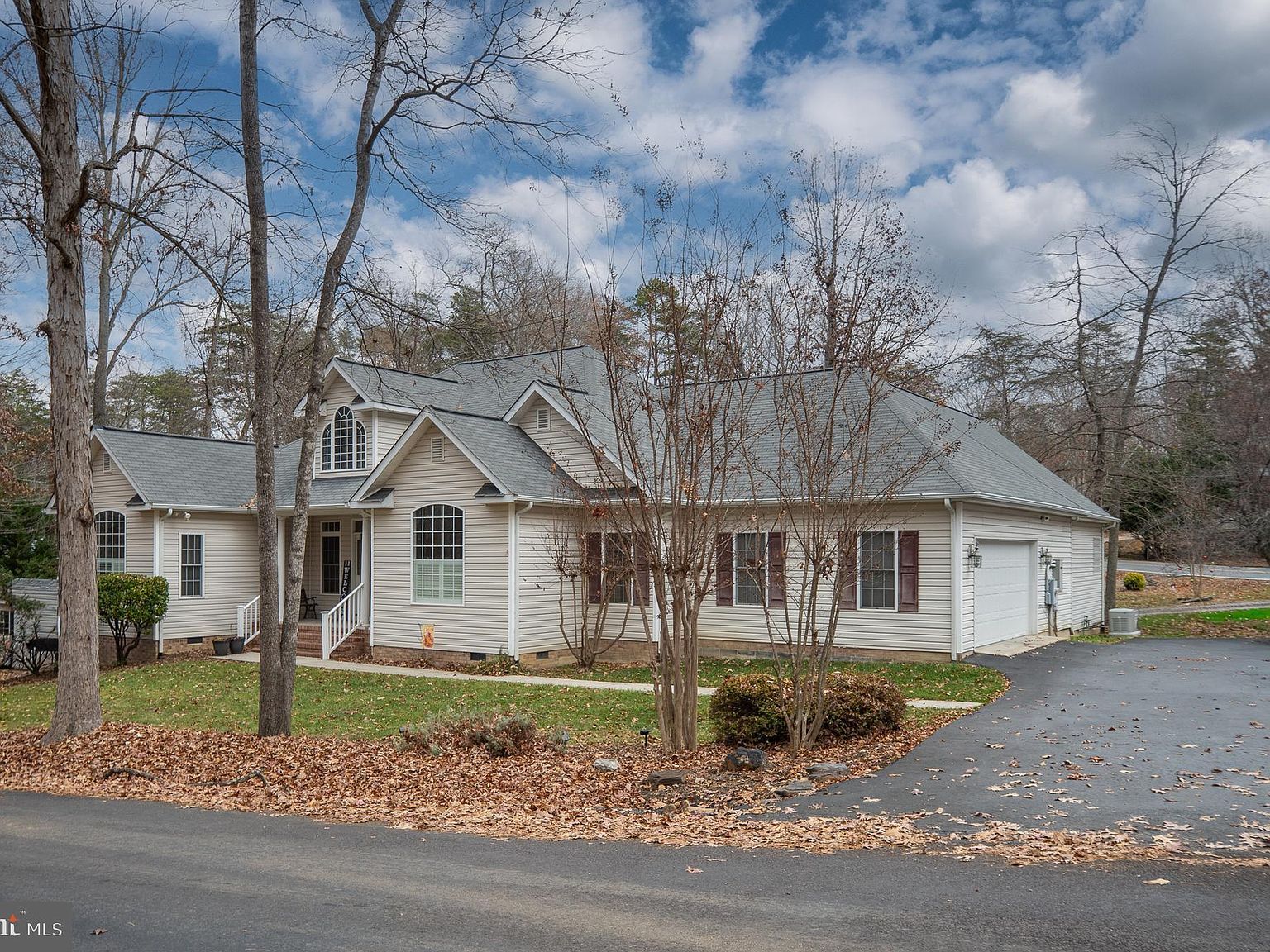 4301 Lakeview Pkwy Locust Grove, VA 22508  | Single Family