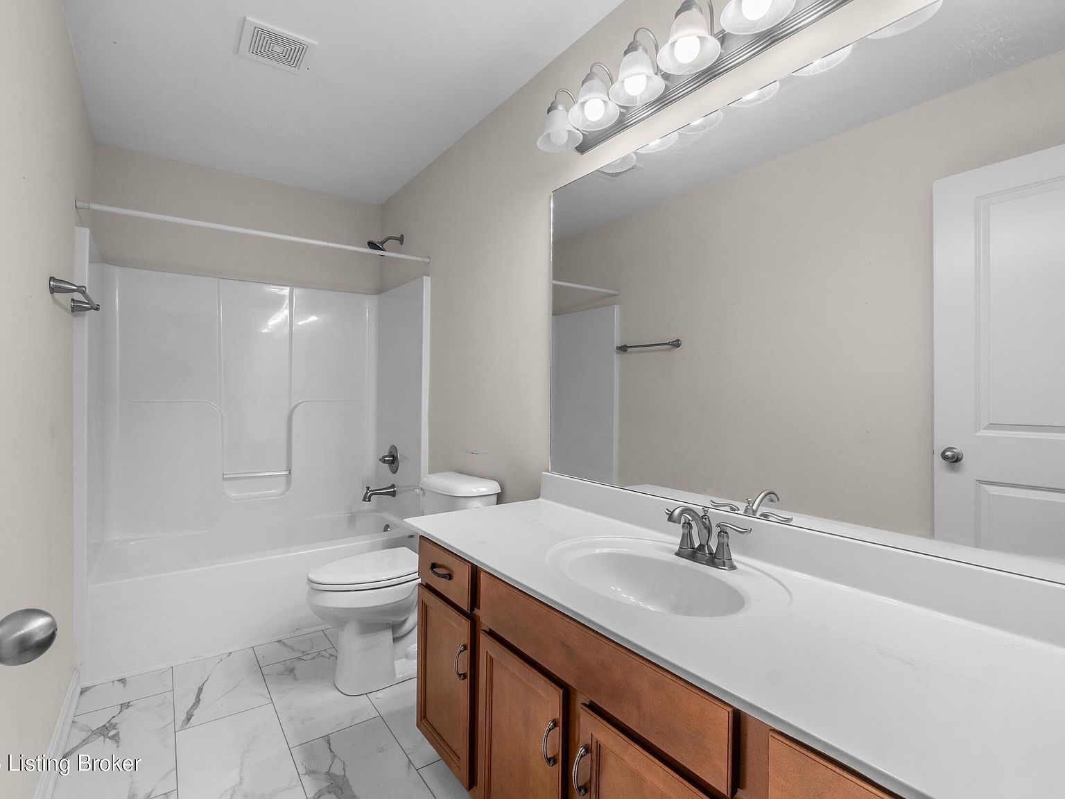 10012 Crooked Oak Way Louisville, KY 40291  | Single Family