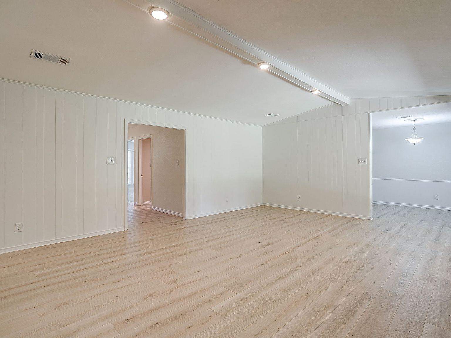 2728 Foxcroft Cir Denton, TX 76209 | Single Family