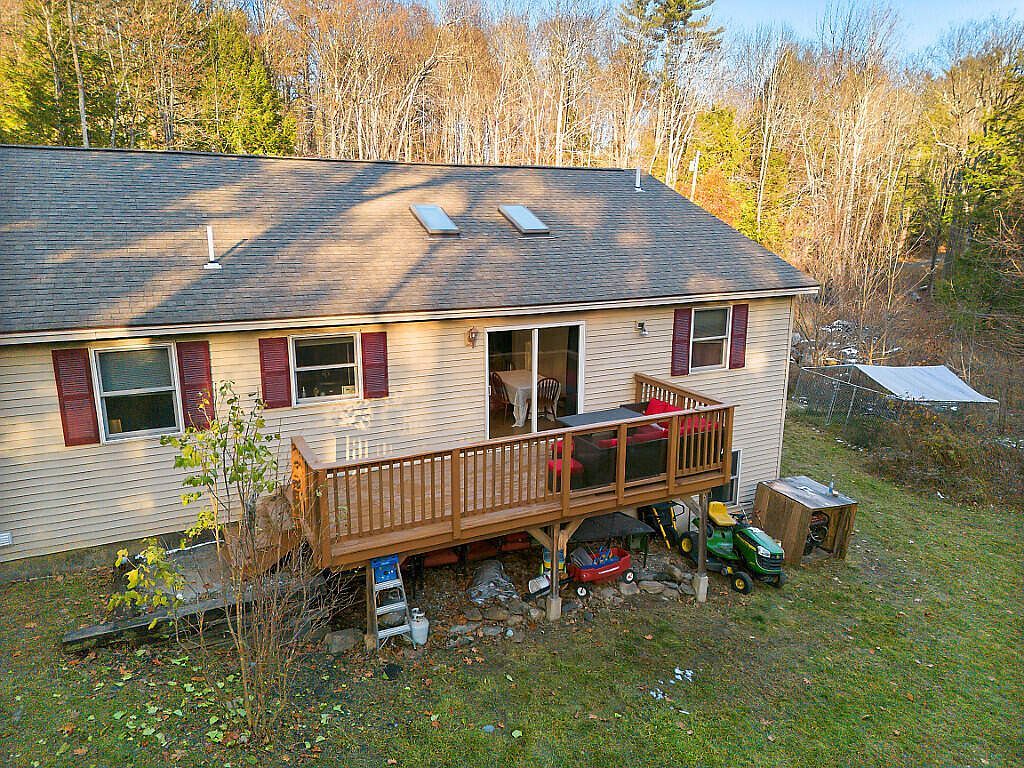 67 Sunflower Ln Sidney, ME 04330  | Single Family