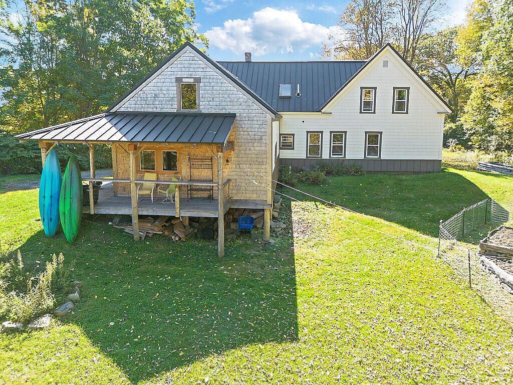 564 Hussey Hill Rd Vassalboro, ME 04989  | Single Family