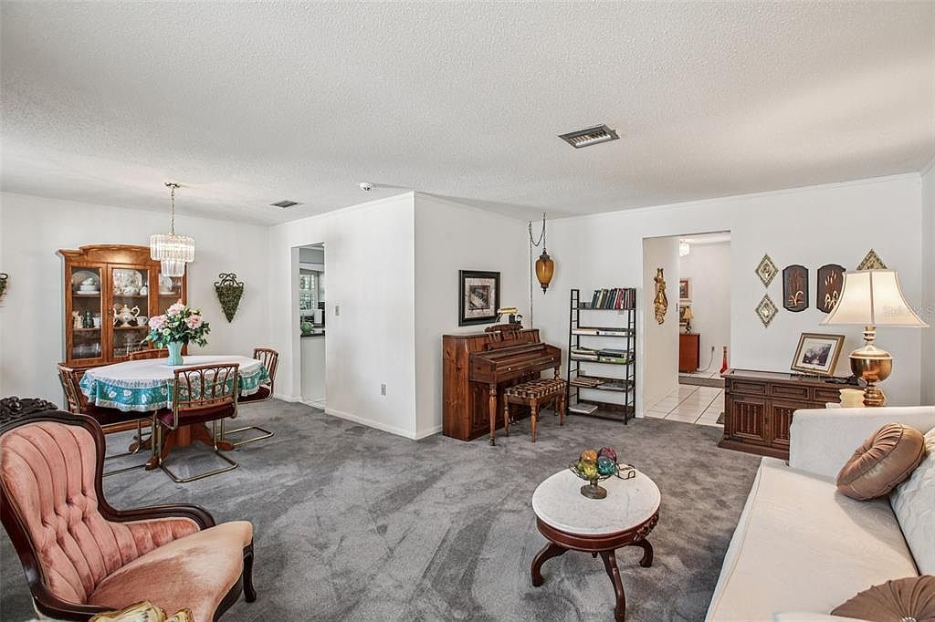 1525 Leslie Dr Lakeland, FL 33801  | Single Family