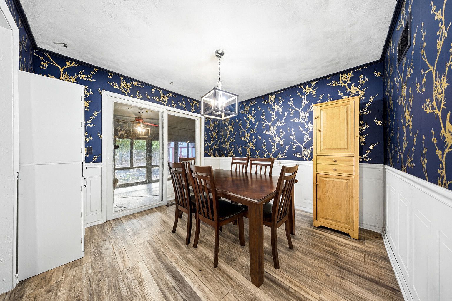 491 Maple Ave Carpentersville, IL 60110  | Single Family