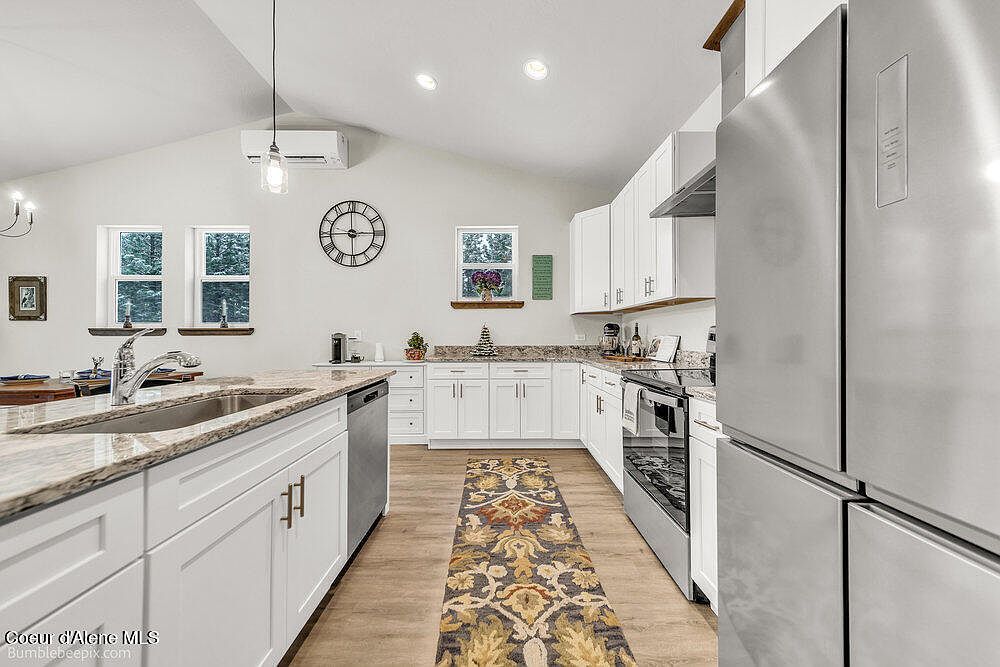 39 James Way Oldtown, ID 83822  | Single Family