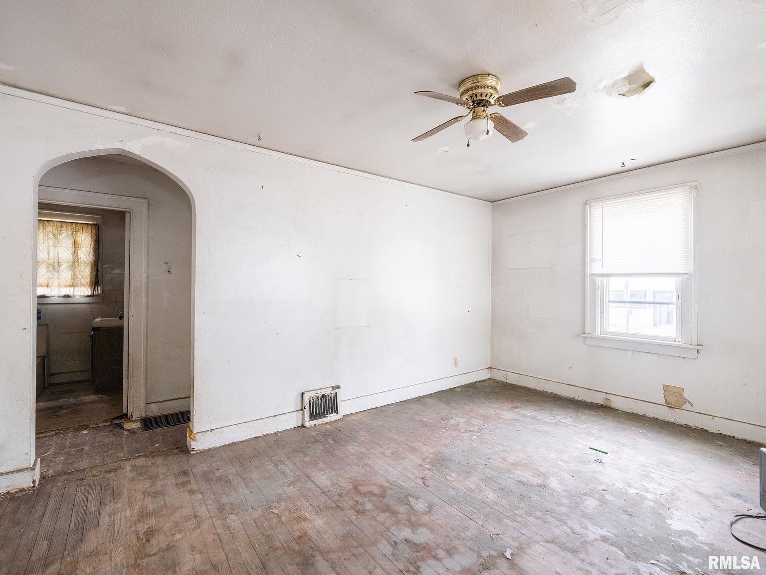 1301 S 7th St Pekin, IL 61554  | Single Family