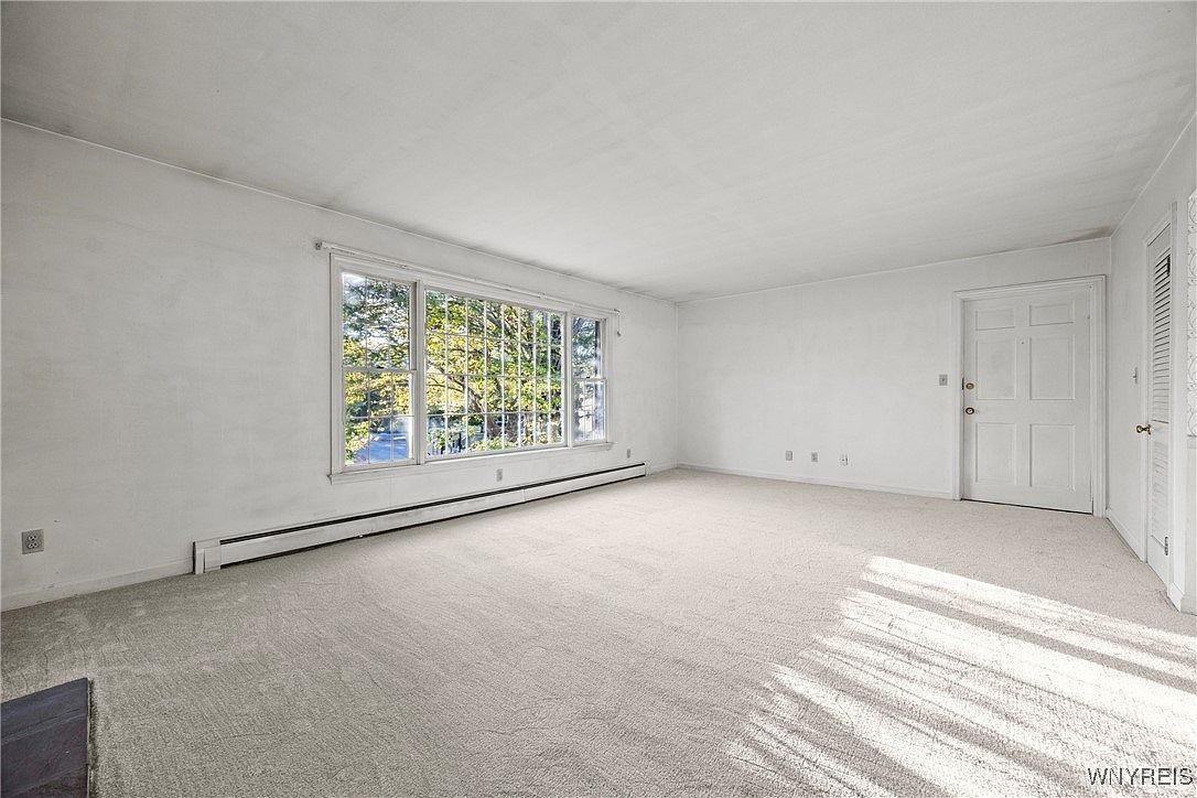 7 Woodbrook Dr APT 3 East Aurora, NY 14052  | Condominium