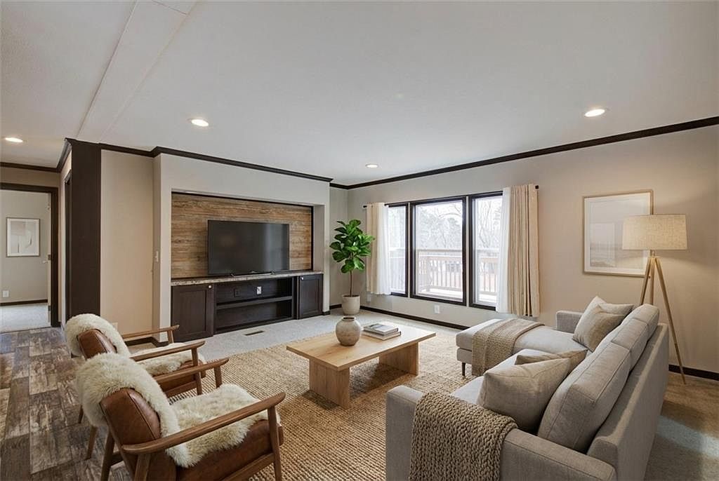 257 Iris Dr Demorest, GA 30535 | Single Family