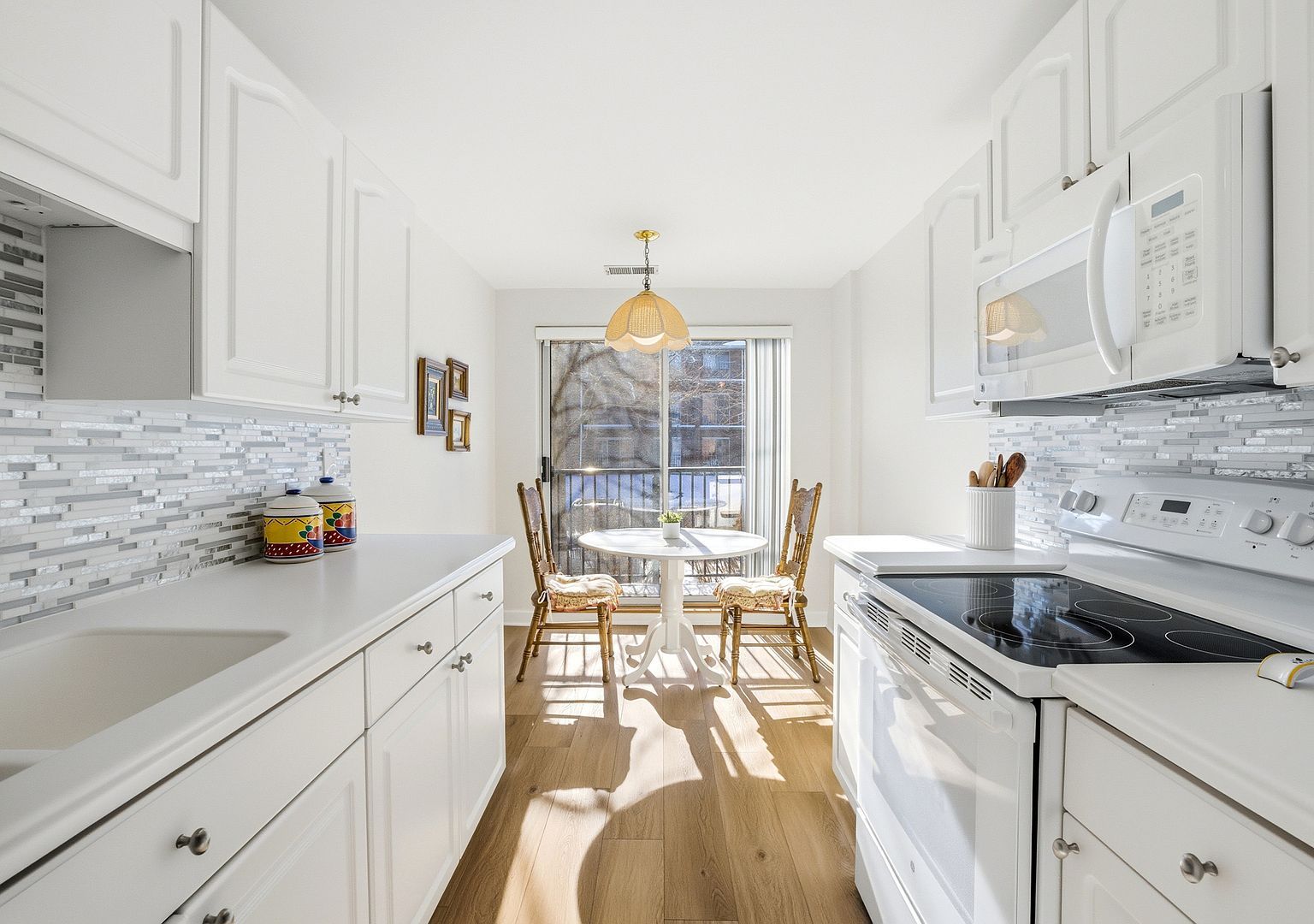 815 Leicester Rd #109 Elk Grove Village, IL 60007 | Condominium