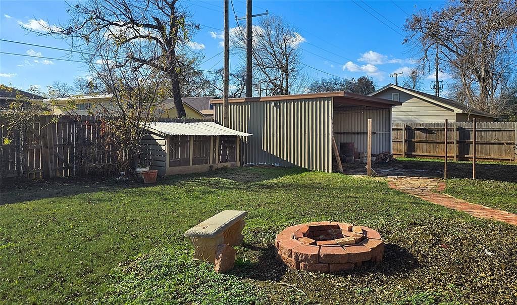 609 N Ash St Pauls Valley, OK 73075  | Single Family