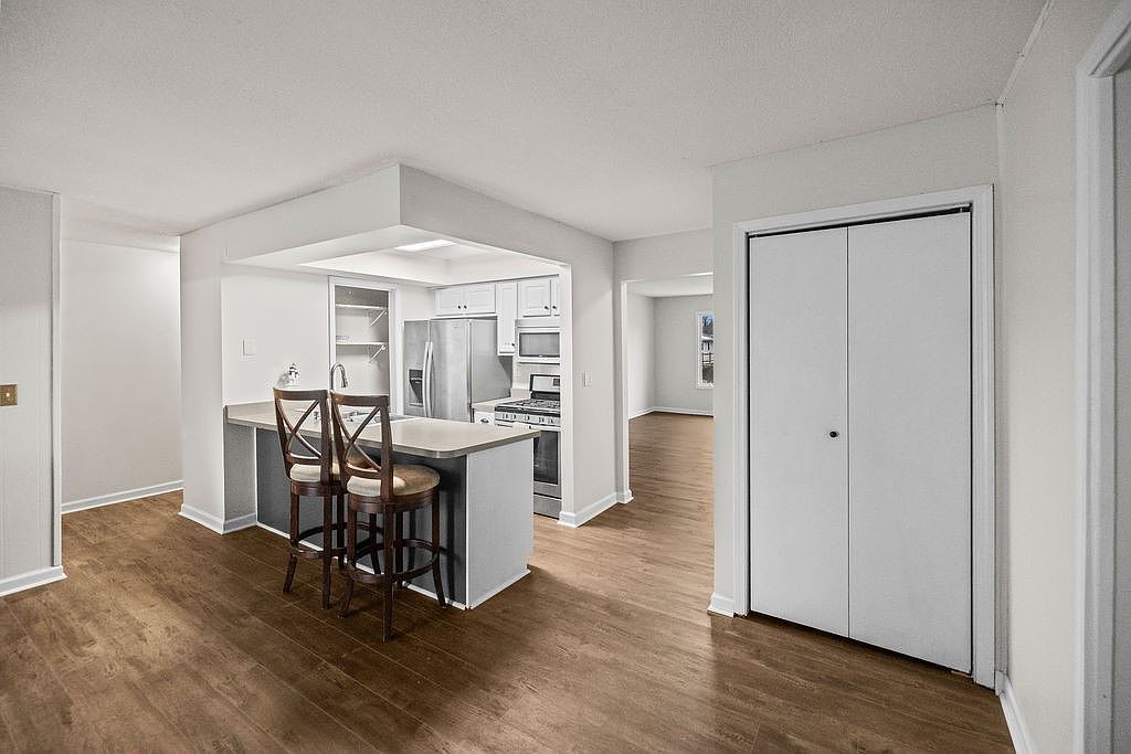 512 Woodland Ct Mount Zion, IL 62549 | Single Family