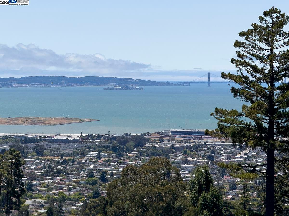 479 Kentucky Ave Berkeley, CA 94707  | Single Family