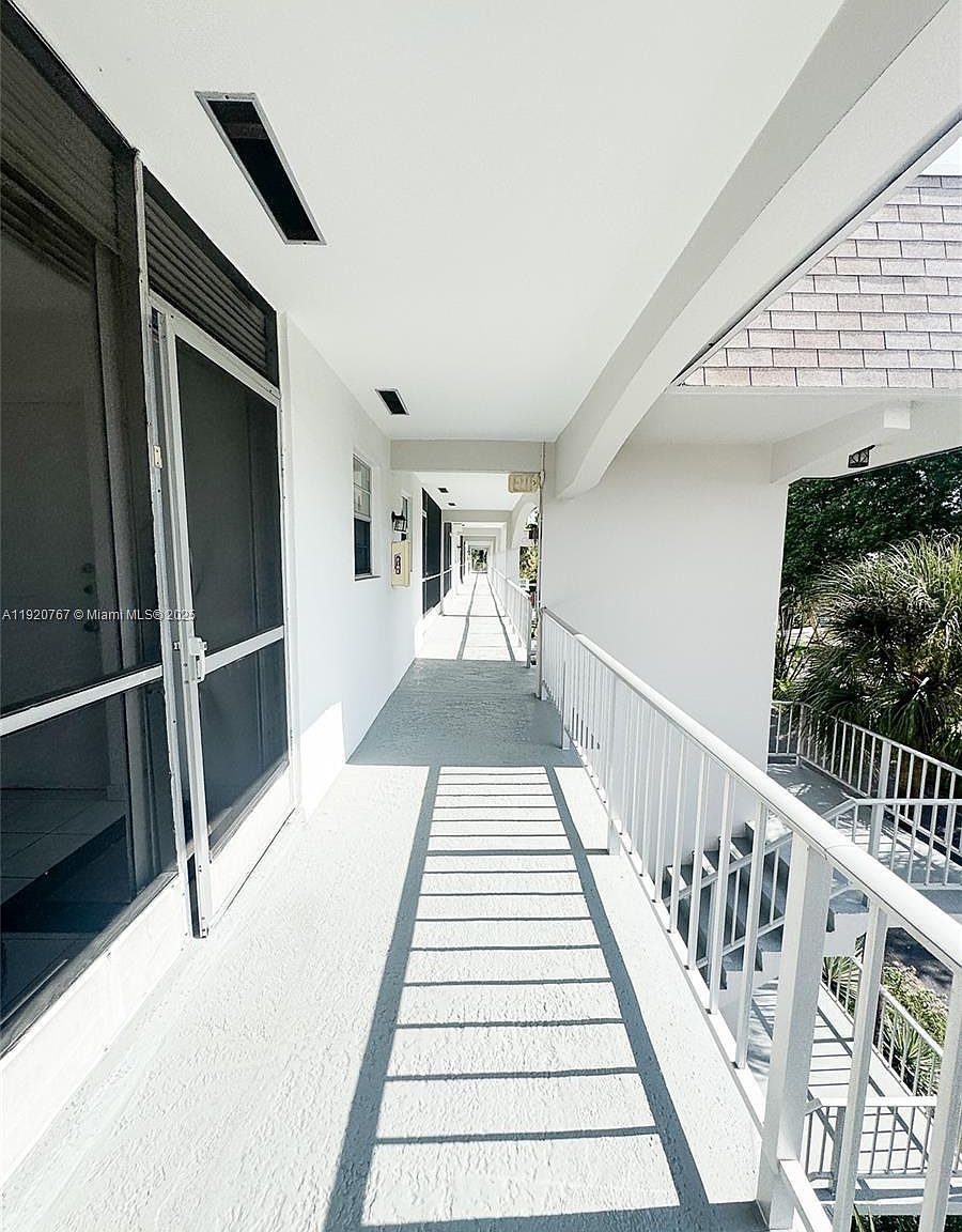 501 Blue Heron Dr APT 313-A Hallandale Beach, FL 33009  | Condominium