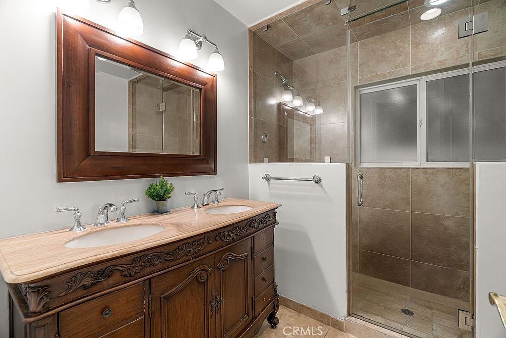 153 S La Peer Dr Los Angeles, CA 90048  | Single Family