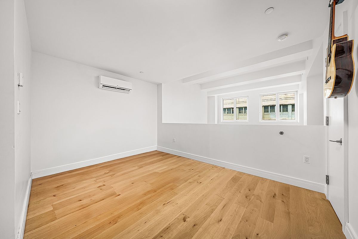 42-02 Crescent St UNIT 2A Long Island City, NY 11101 | Condominium