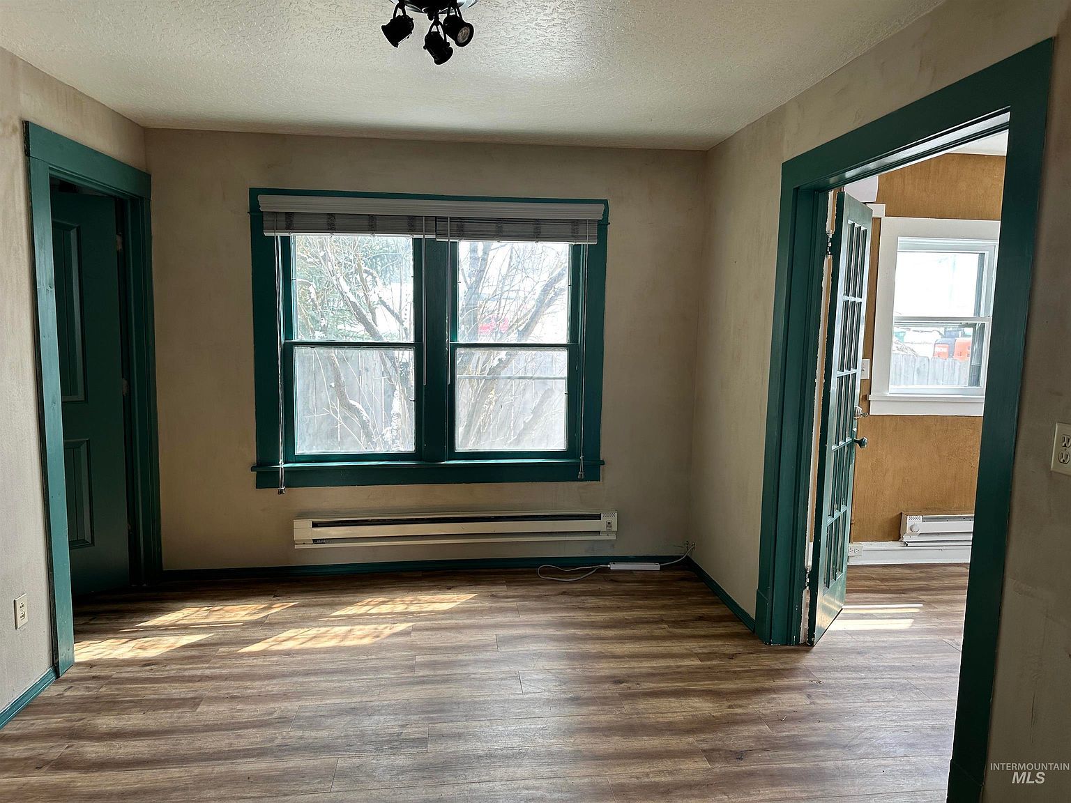 121 S Main St Cascade, ID 83611 | Single Family