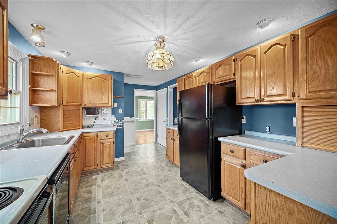 172 E Edgewood Dr McMurray, PA 15317  | Single Family